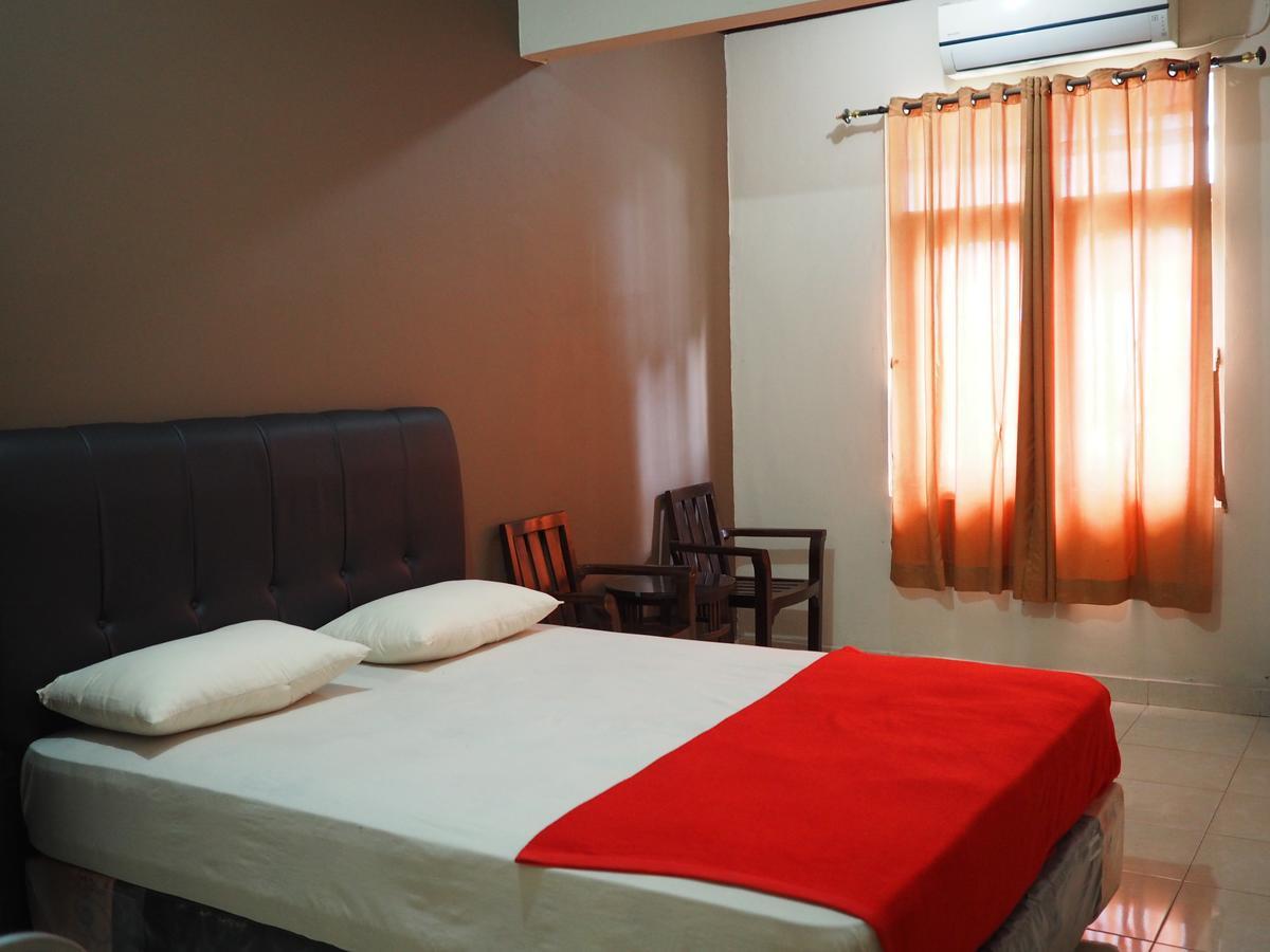 Diaga Grha Hotel Джокякарта Екстериор снимка